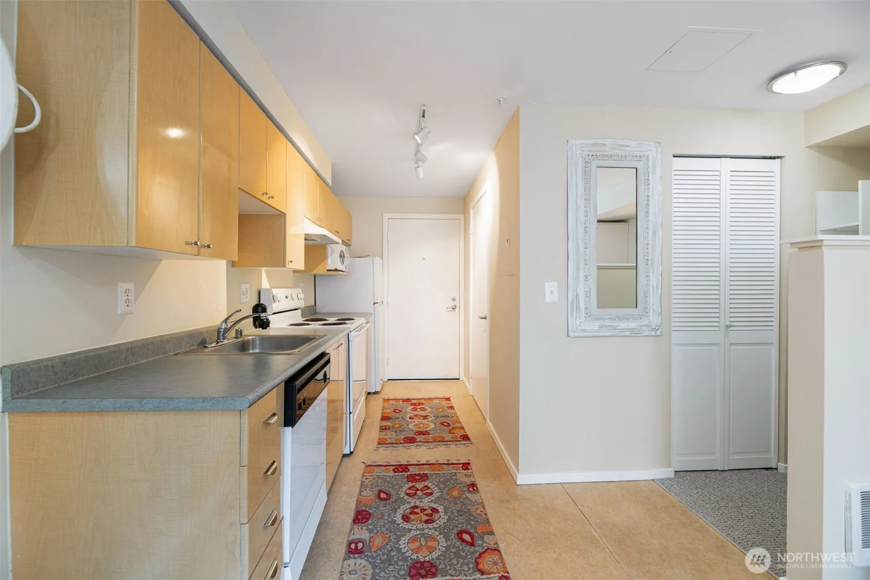 425 Vine Street #623, Seattle, WA 98121-1593