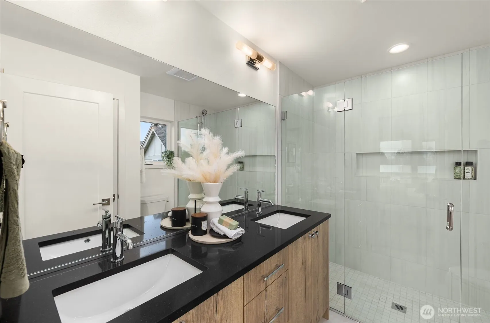9221 C 14th Avenue NW, Seattle, WA 98117
