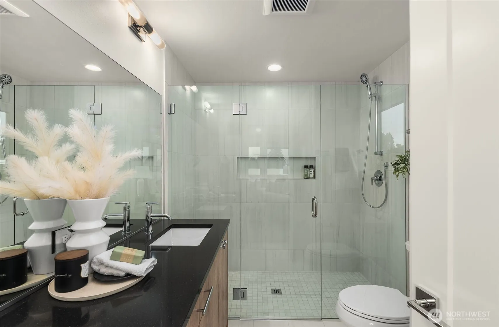 9221 C 14th Avenue NW, Seattle, WA 98117