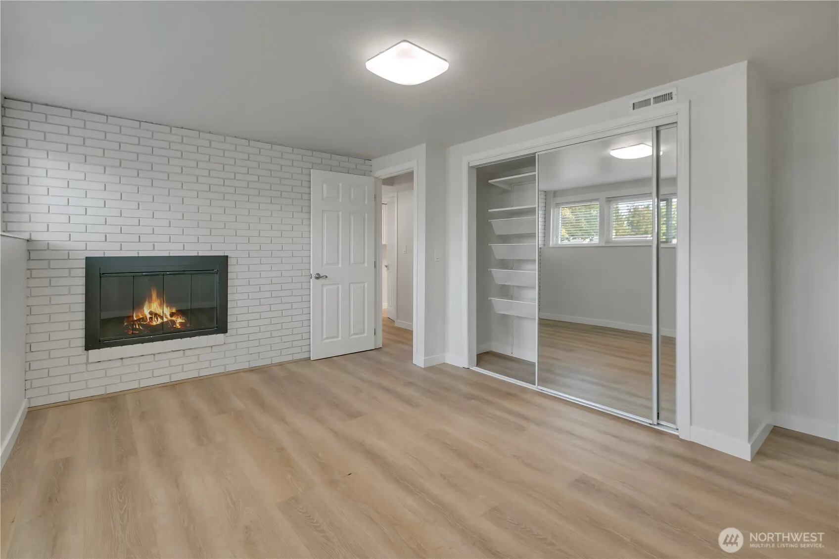 836 Hilltop Avenue , Kent, WA 98031