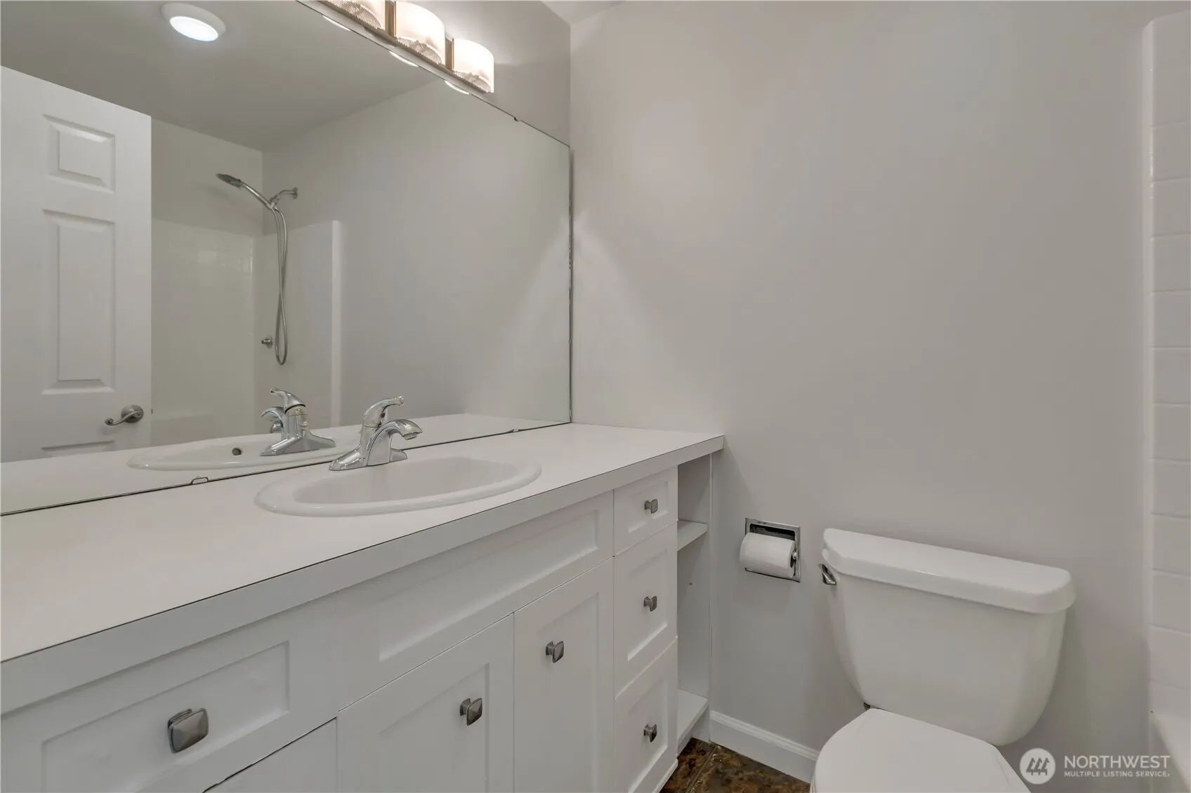 836 Hilltop Avenue , Kent, WA 98031