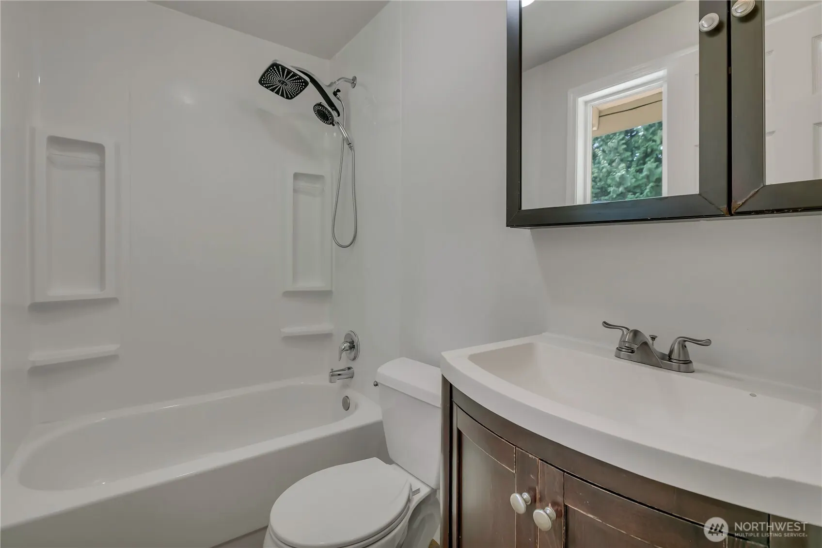 836 Hilltop Avenue , Kent, WA 98031