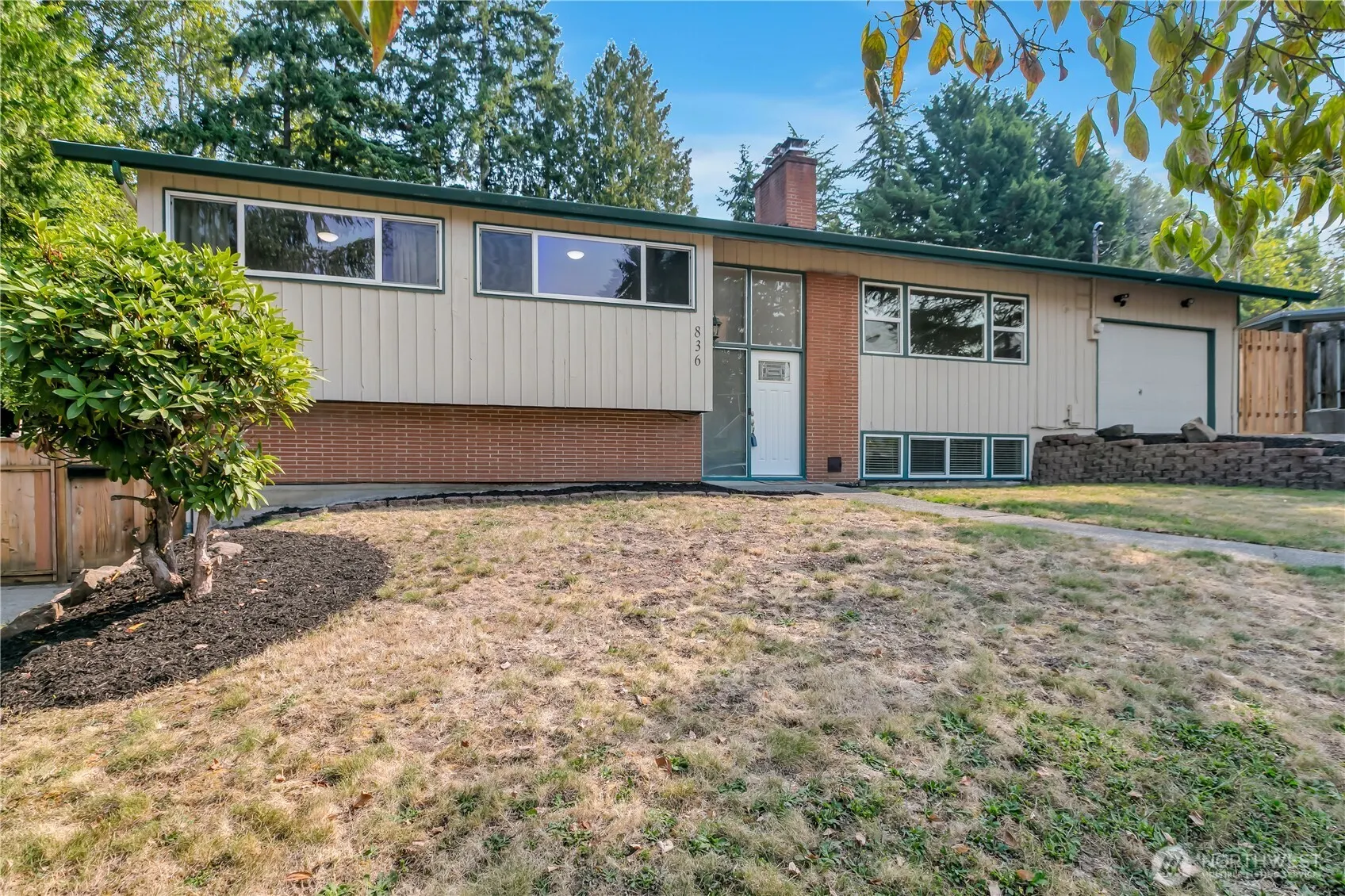 836 Hilltop Avenue , Kent, WA 98031