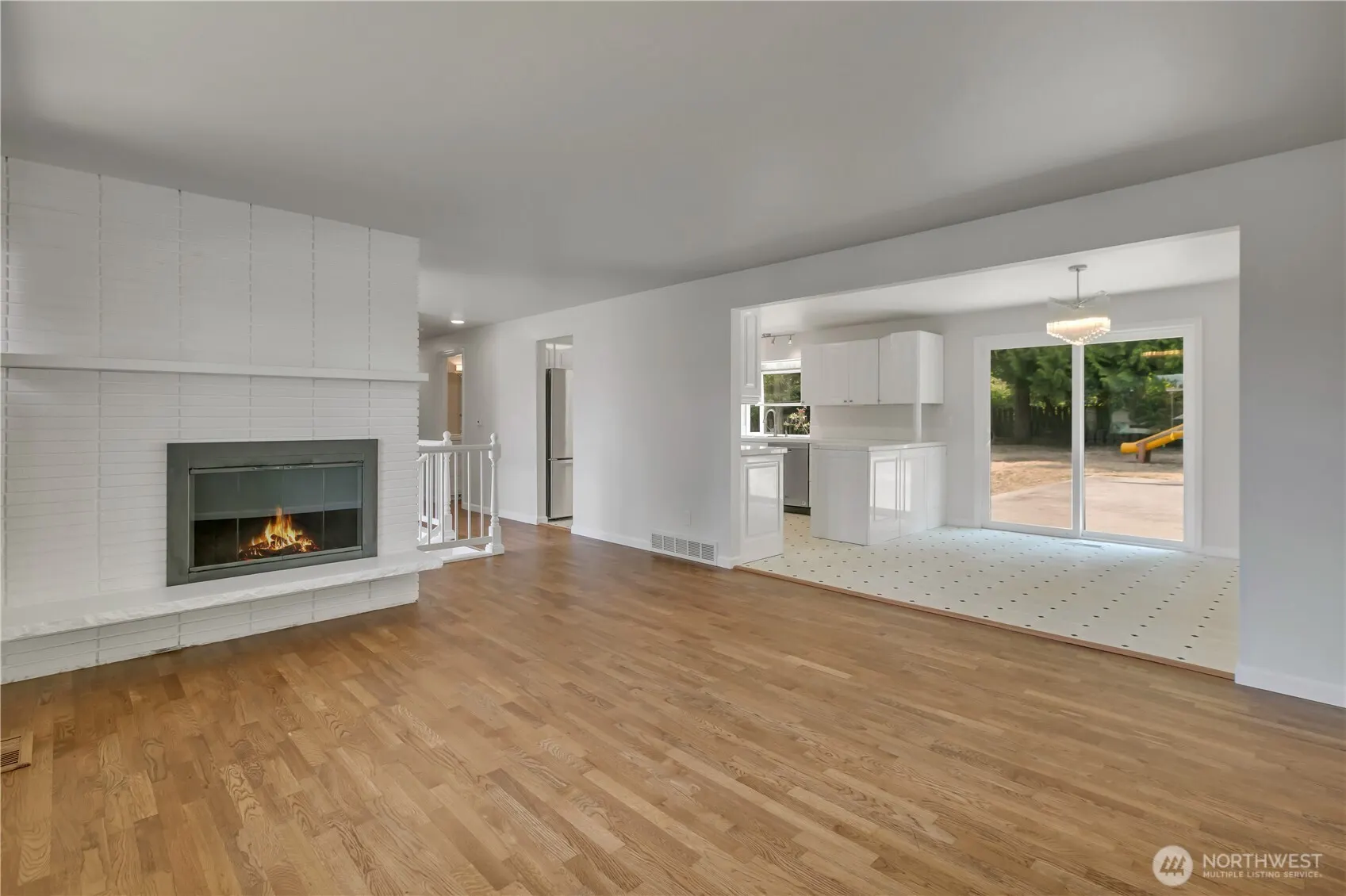 836 Hilltop Avenue , Kent, WA 98031