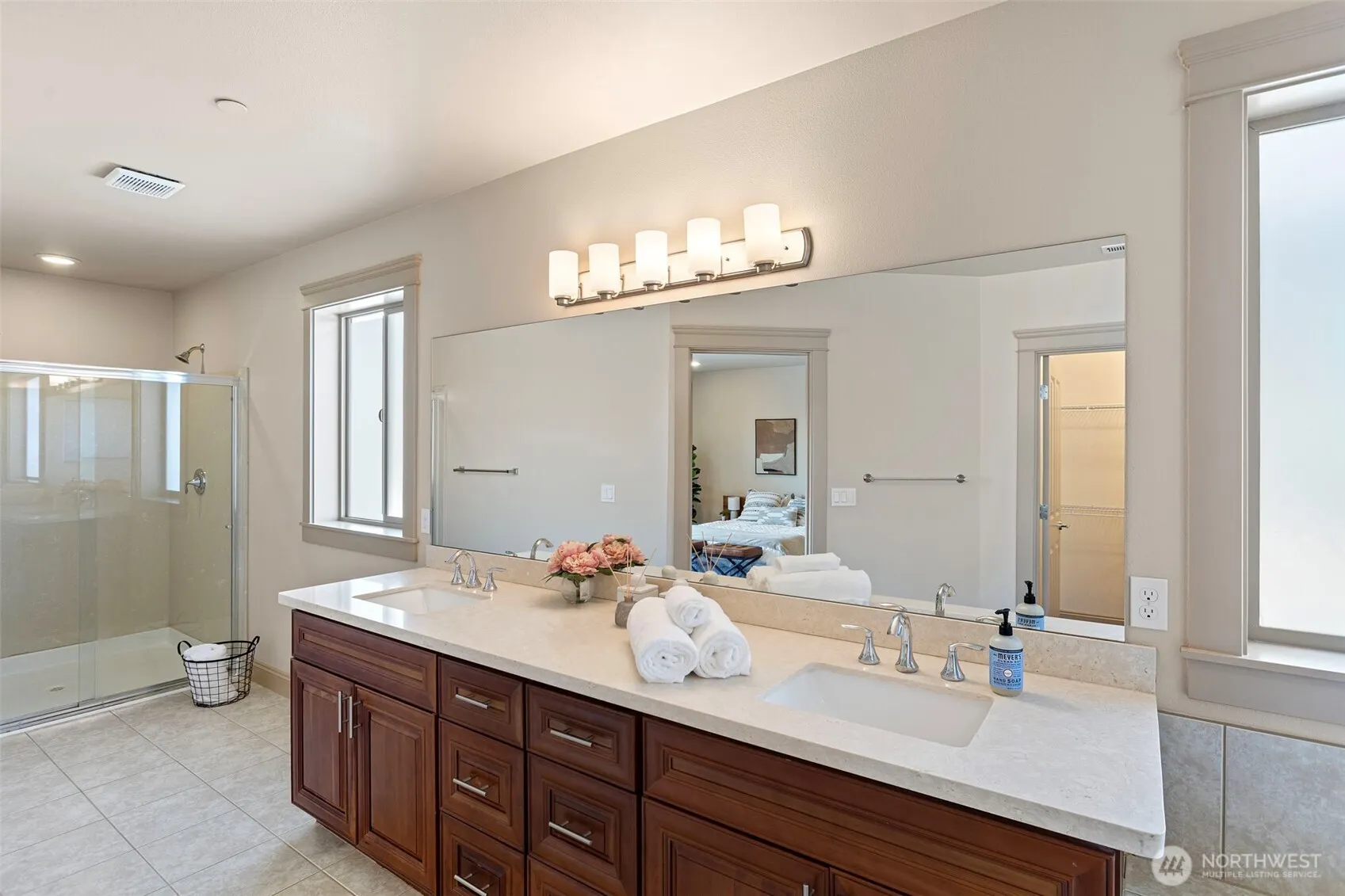 553 SE Andrews Street #B, Issaquah, WA 98027-3411