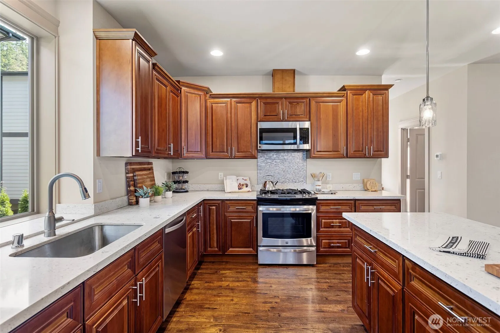 553 SE Andrews Street #B, Issaquah, WA 98027-3411