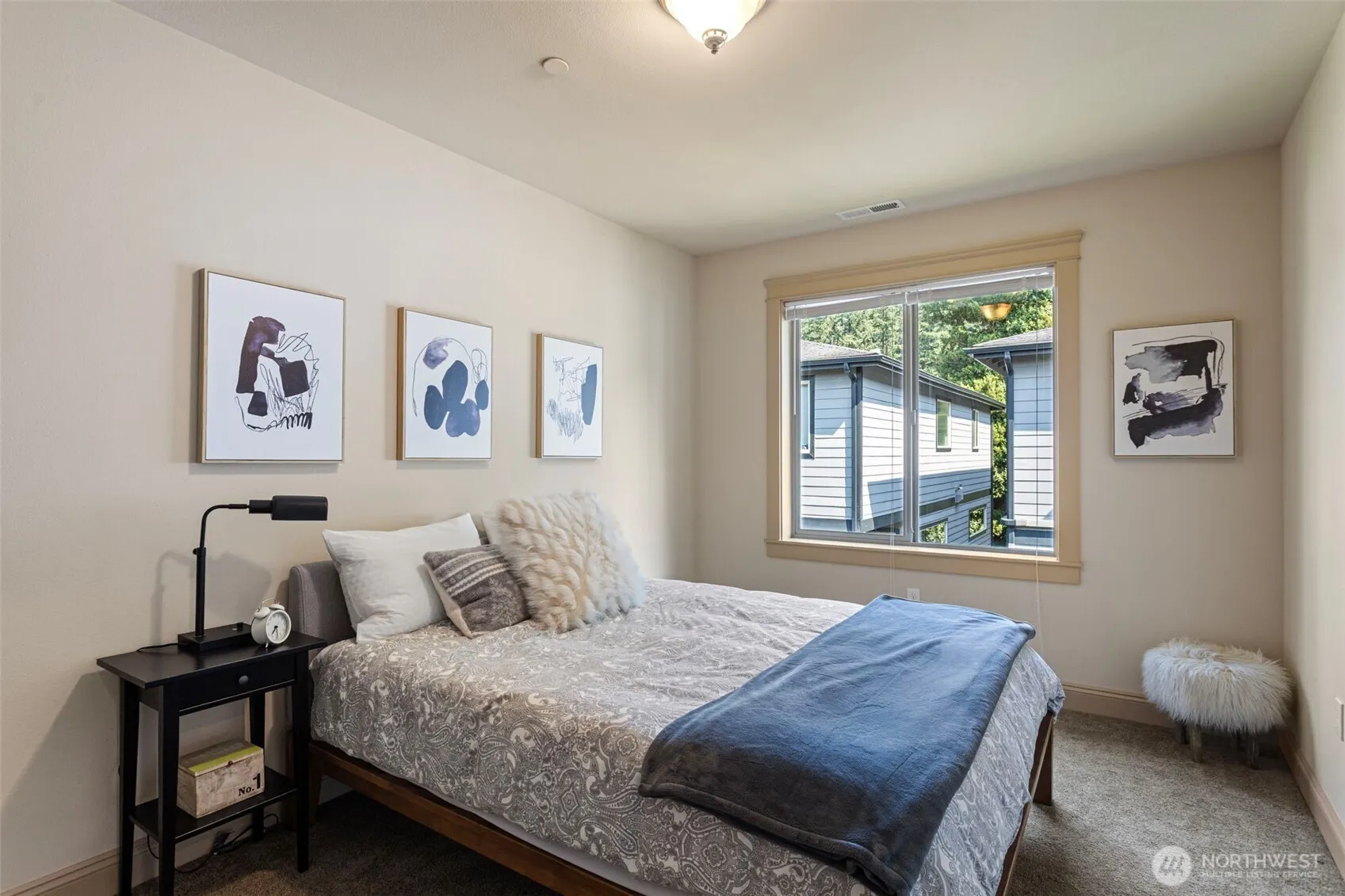 553 SE Andrews Street #B, Issaquah, WA 98027-3411