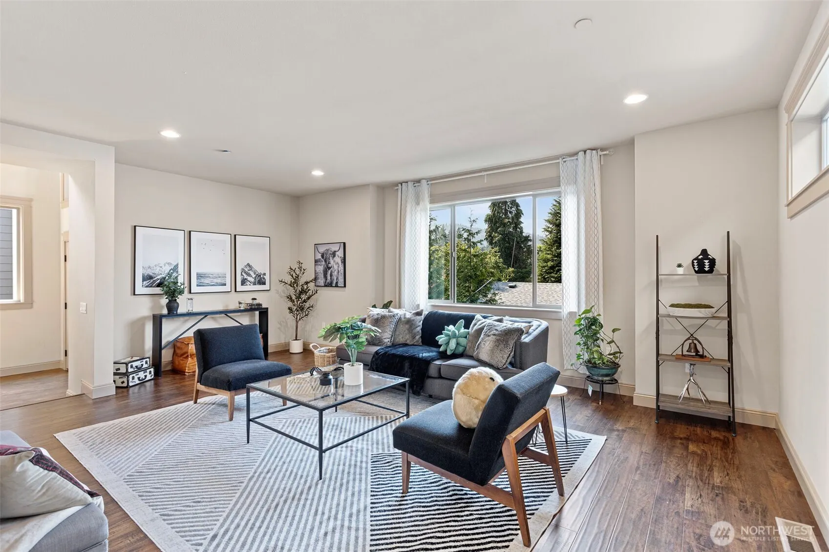 553 SE Andrews Street #B, Issaquah, WA 98027-3411