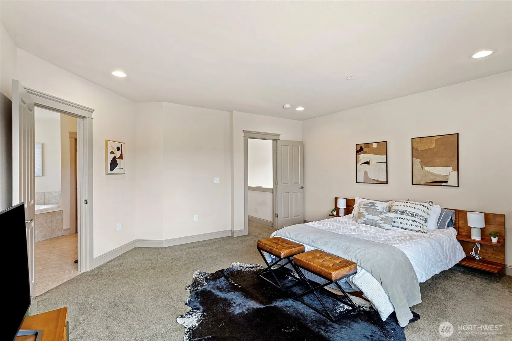 553 SE Andrews Street #B, Issaquah, WA 98027-3411