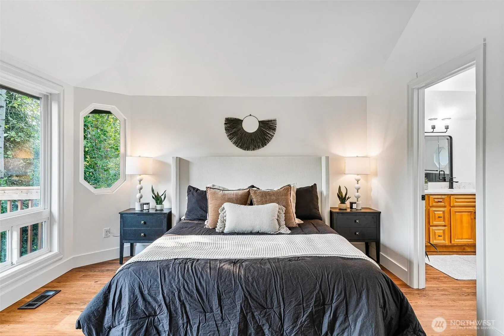 13206 SE 51st Place , Bellevue, WA 98006