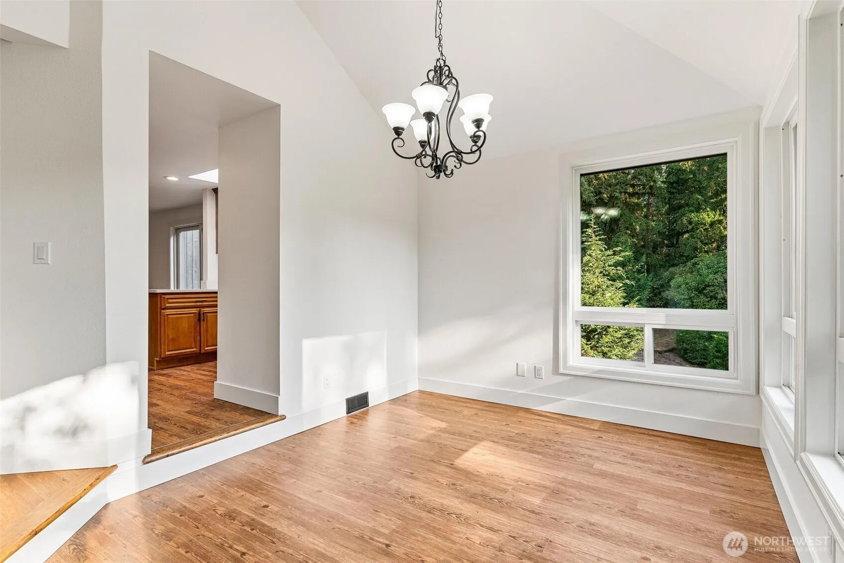 13206 SE 51st Place , Bellevue, WA 98006