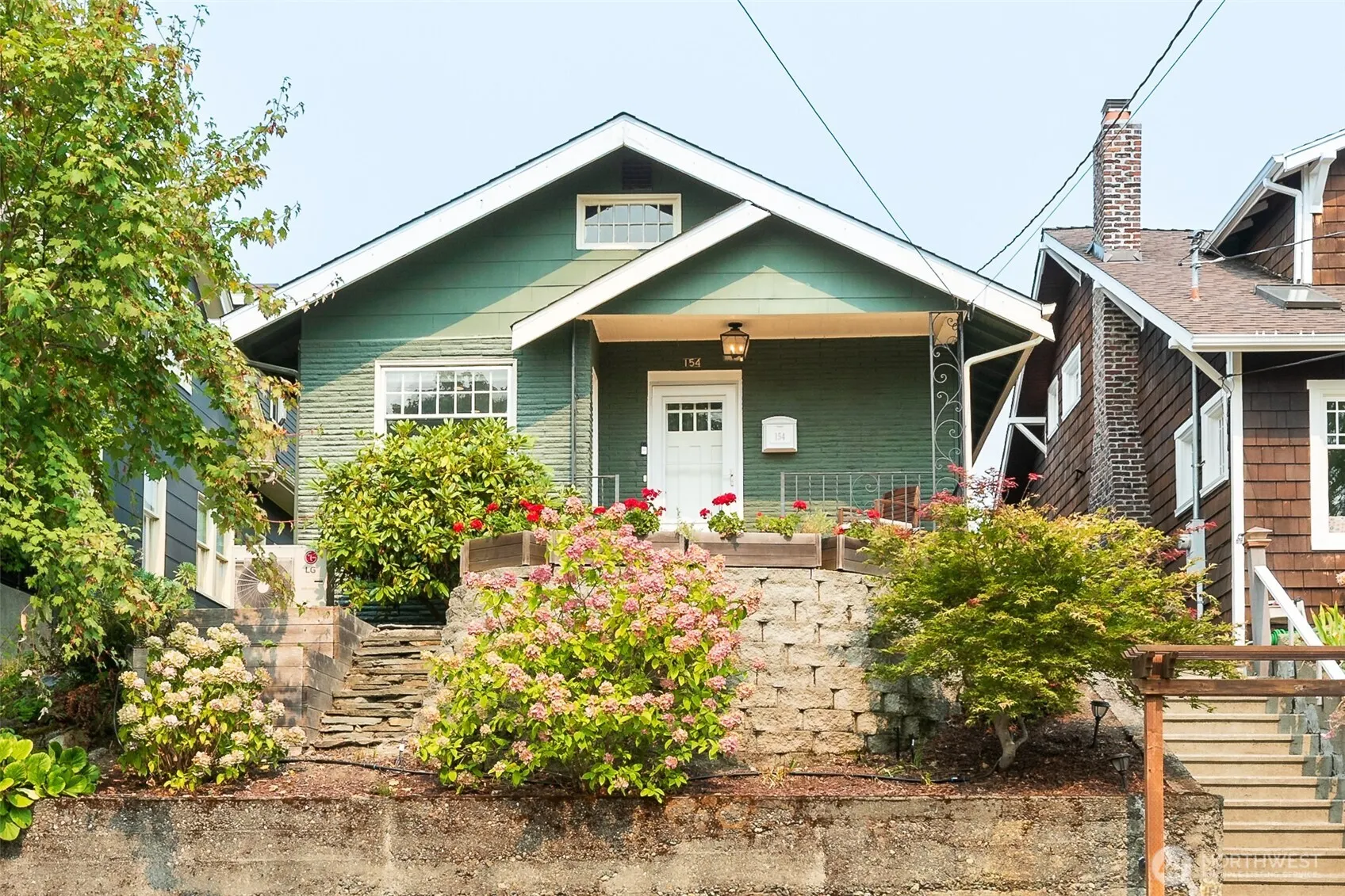 154 NE 52nd Street , Seattle, WA 98105