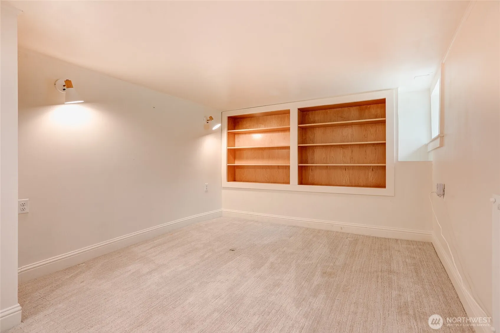 154 NE 52nd Street , Seattle, WA 98105
