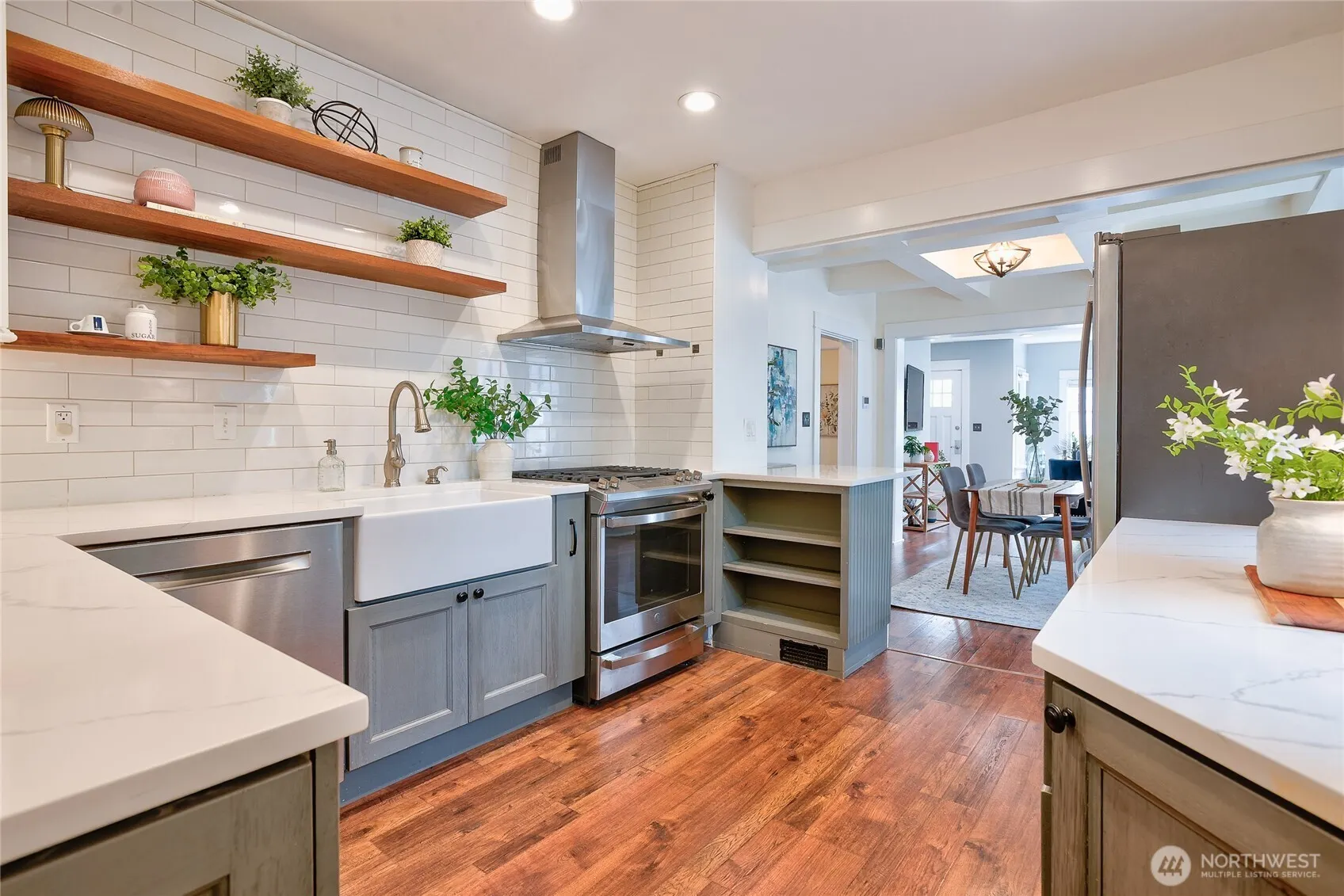 154 NE 52nd Street , Seattle, WA 98105