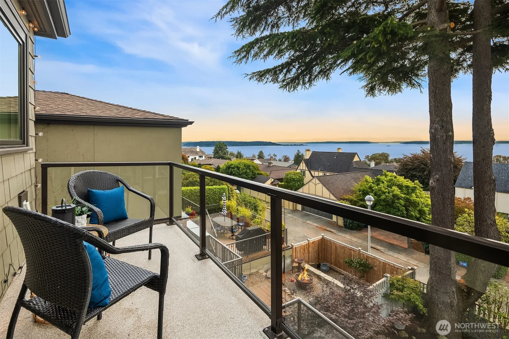 2471 42nd Avenue W, Seattle, WA 98199-3605