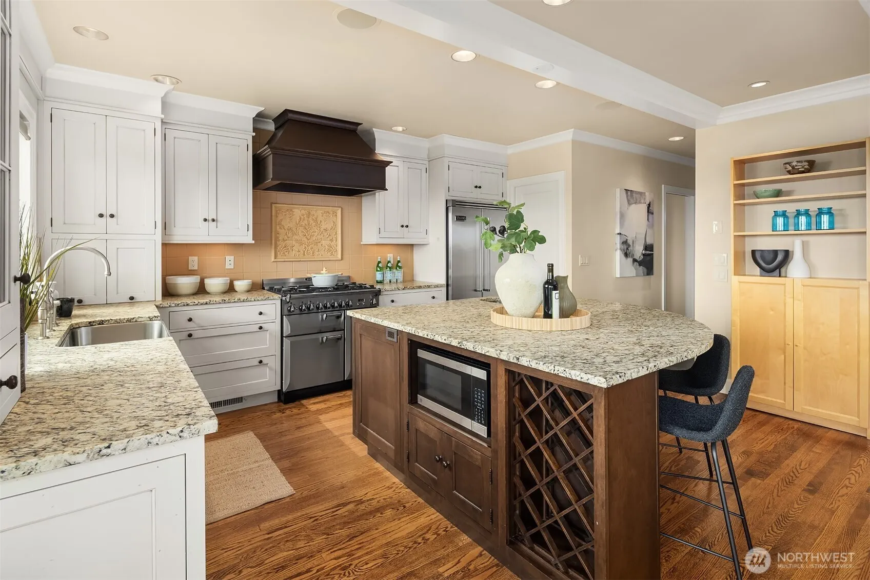 2471 42nd Avenue W, Seattle, WA 98199-3605