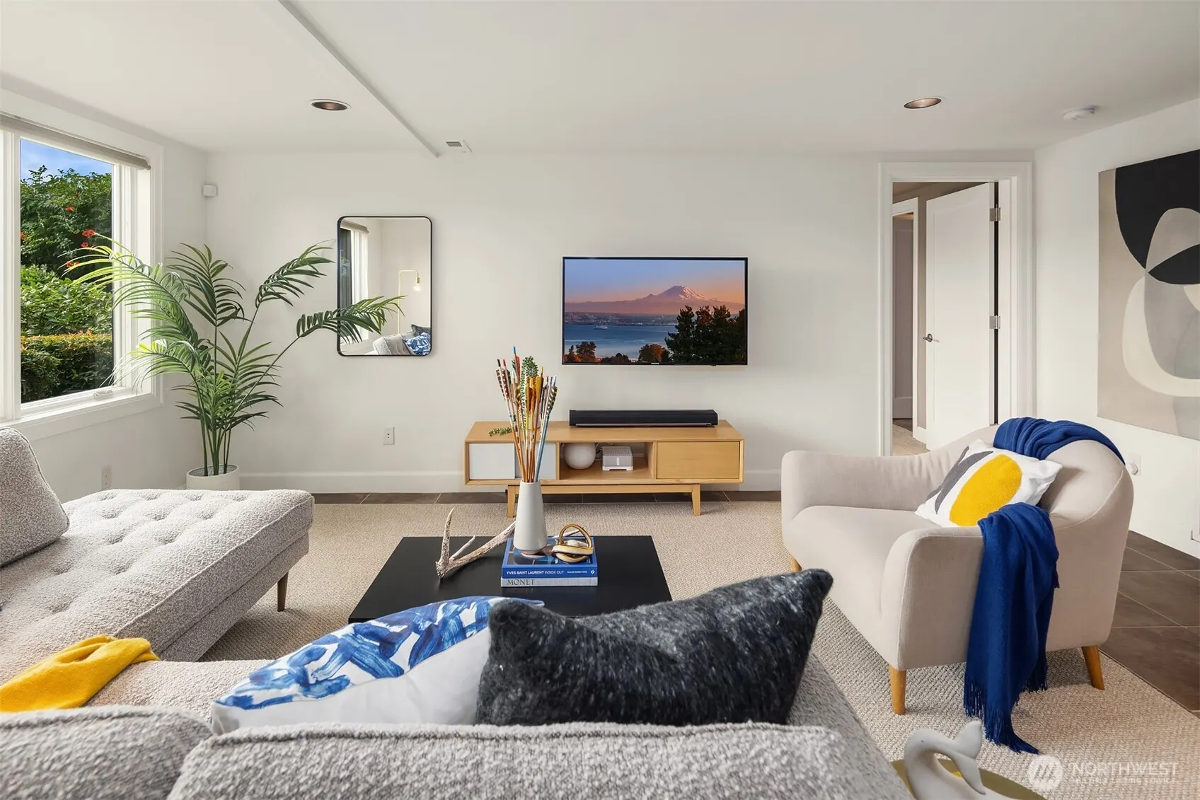 2471 42nd Avenue W, Seattle, WA 98199-3605