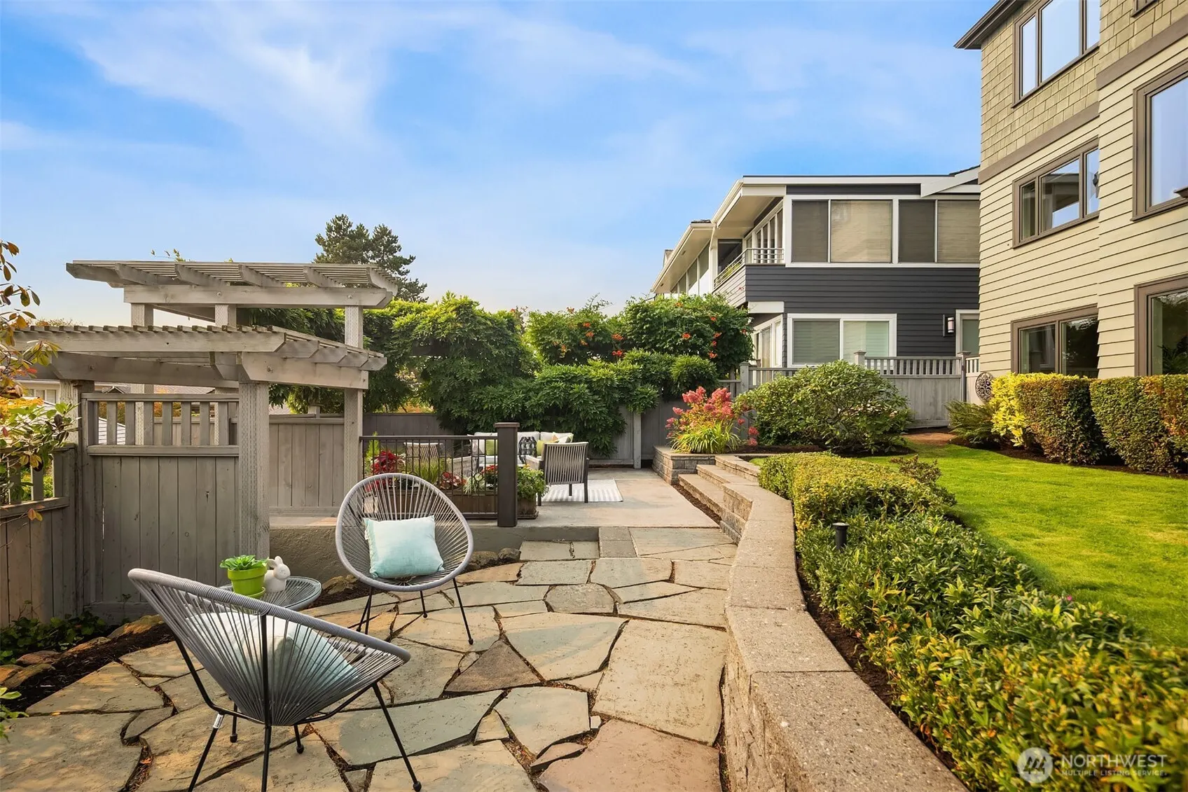 2471 42nd Avenue W, Seattle, WA 98199-3605