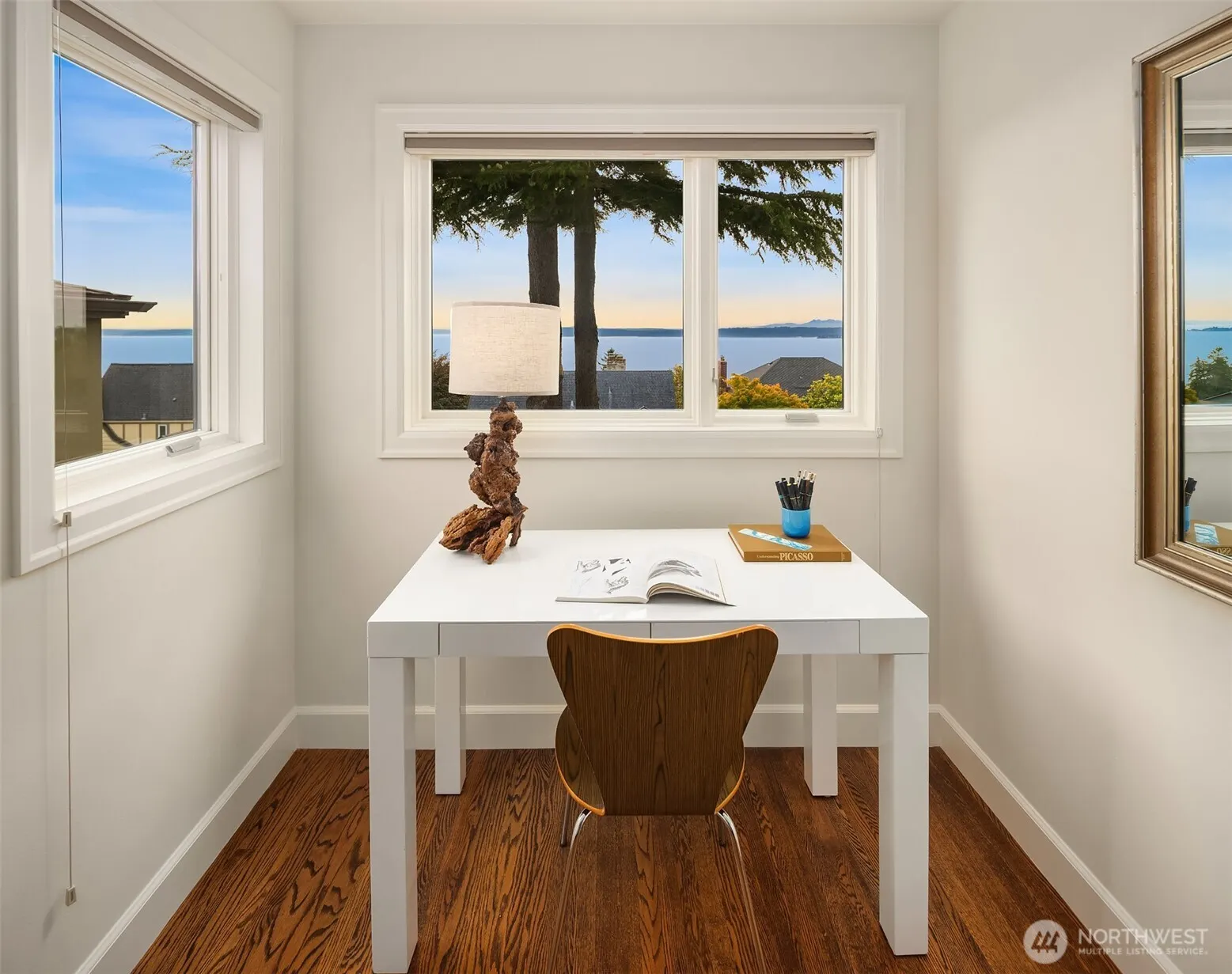 2471 42nd Avenue W, Seattle, WA 98199-3605