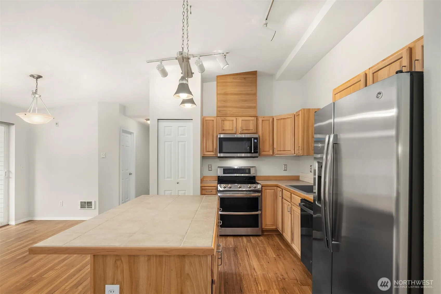 14335 Simonds Road NE #A203, Kirkland, WA 98034