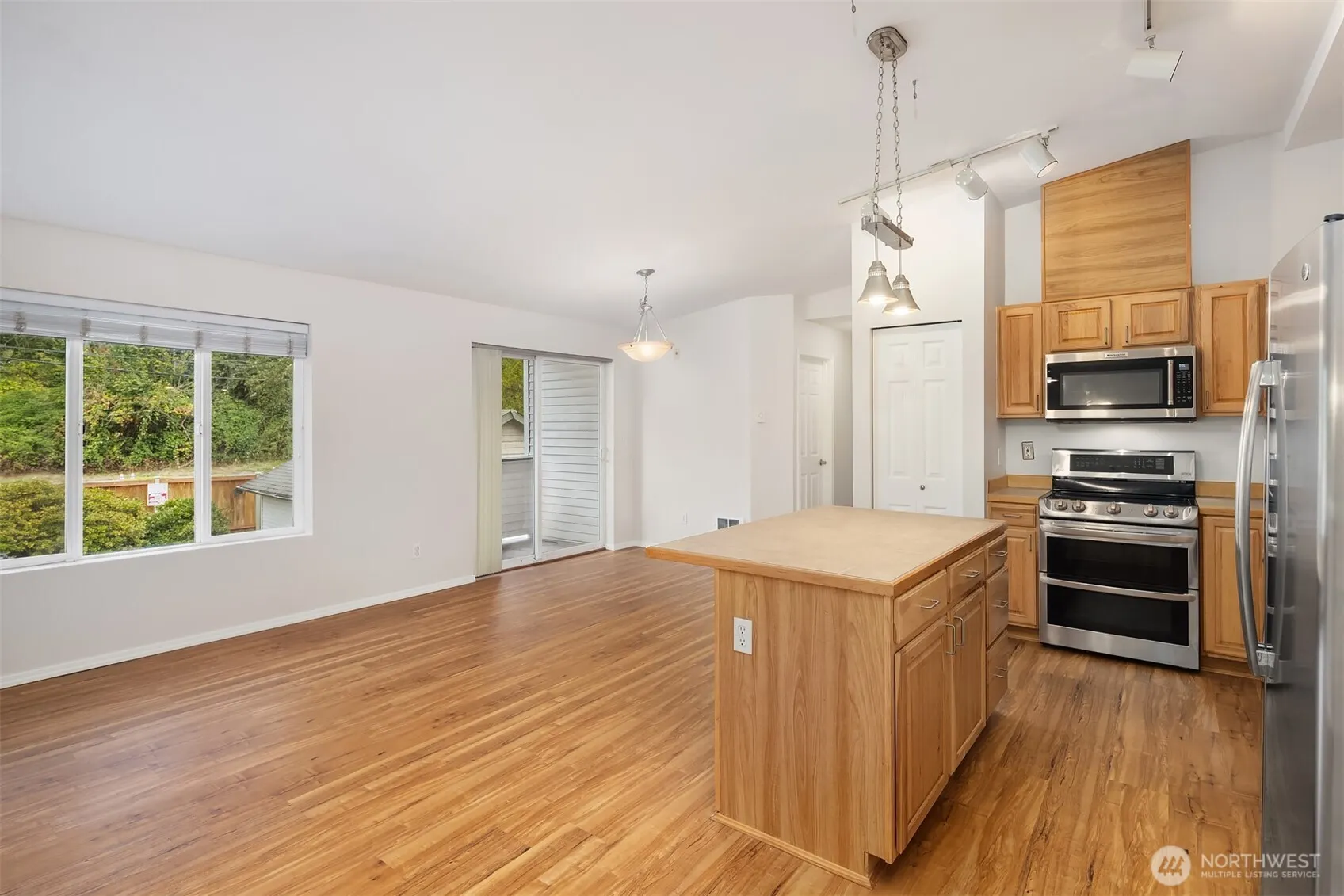 14335 Simonds Road NE #A203, Kirkland, WA 98034