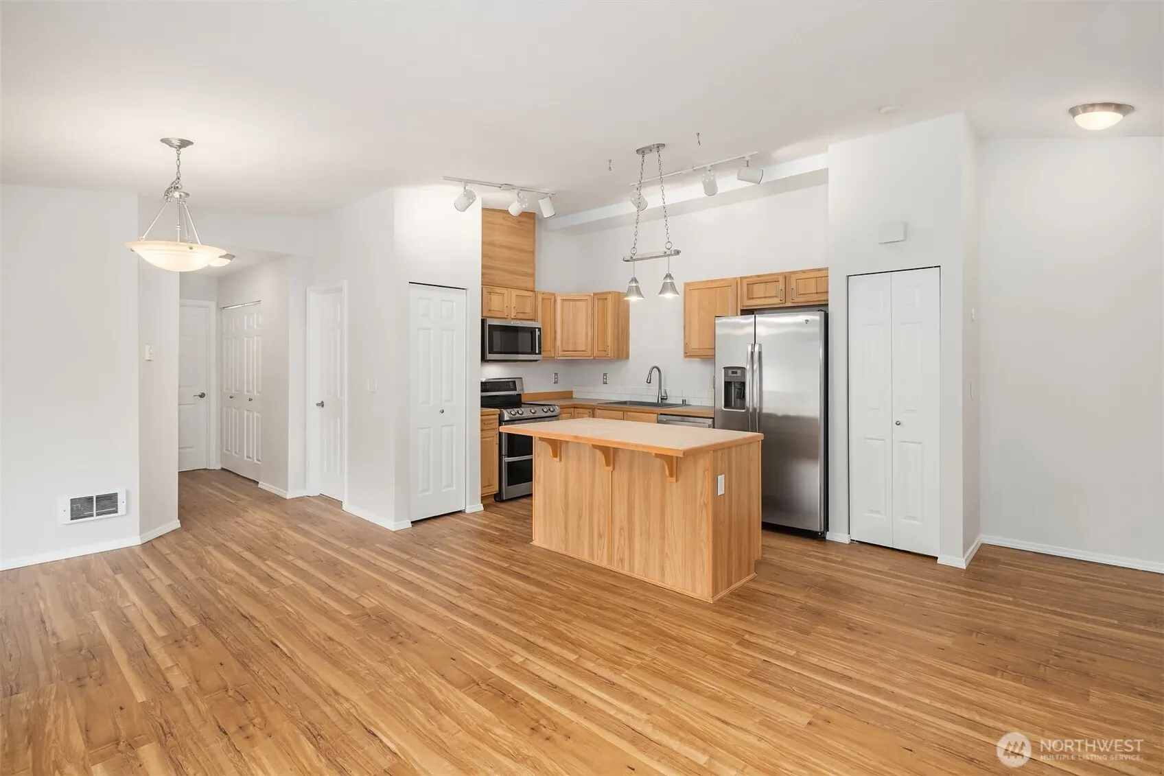 14335 Simonds Road NE #A203, Kirkland, WA 98034