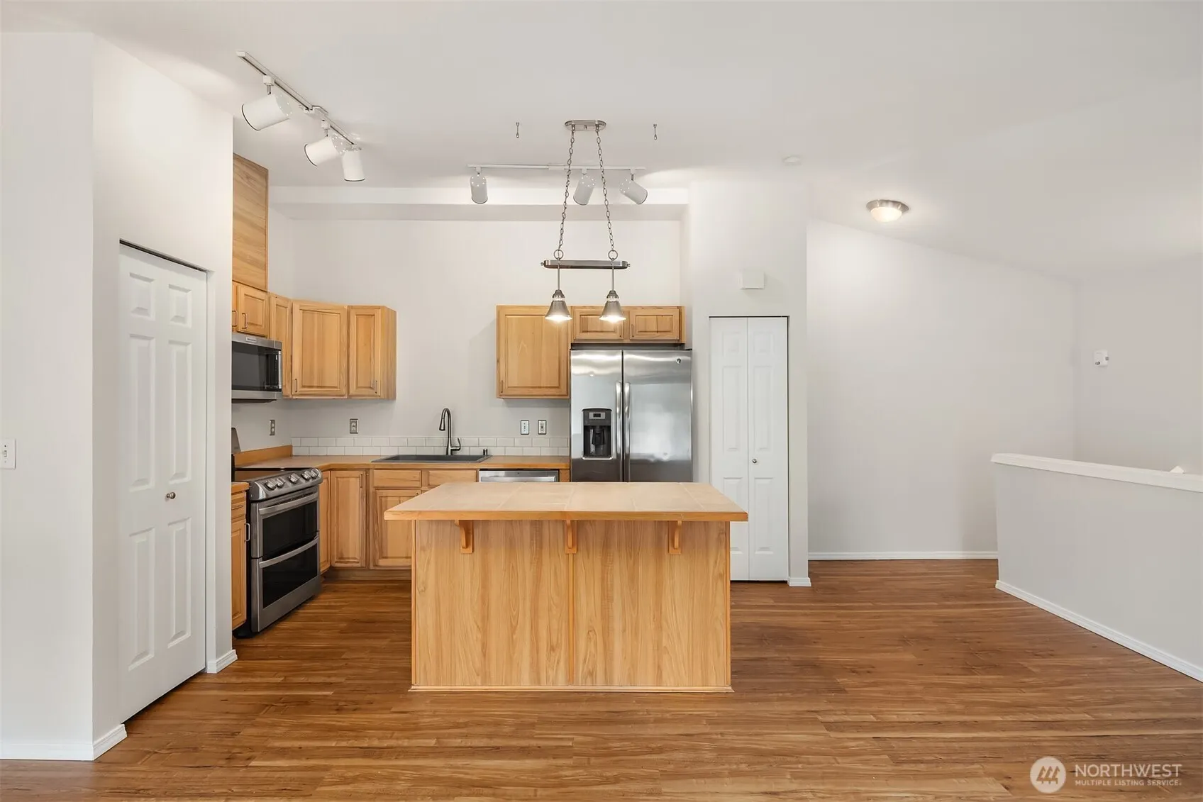 14335 Simonds Road NE #A203, Kirkland, WA 98034