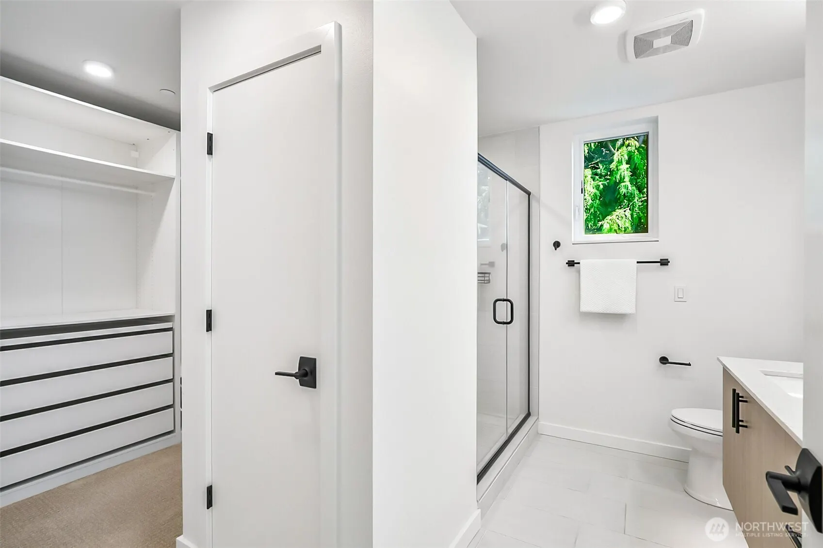 6562 Ravenna Avenue NE, Seattle, WA 98115