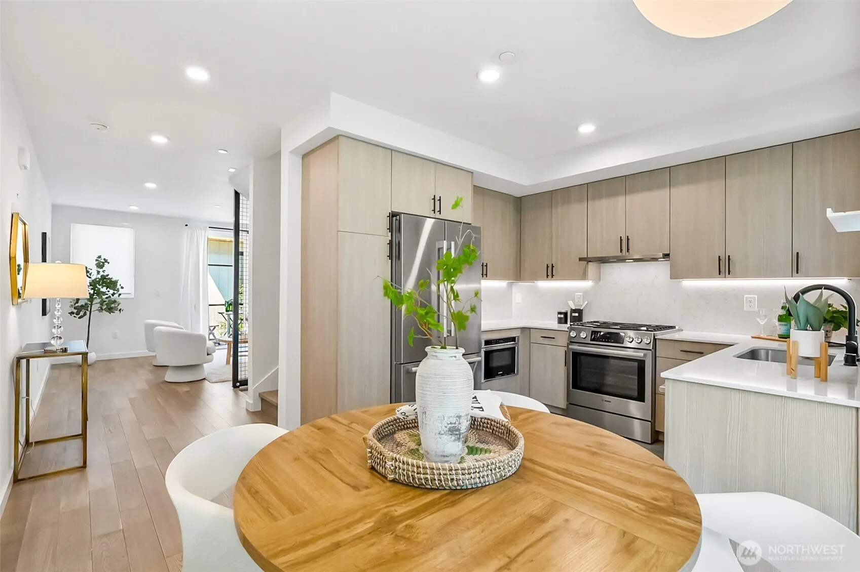 6562 Ravenna Avenue NE, Seattle, WA 98115