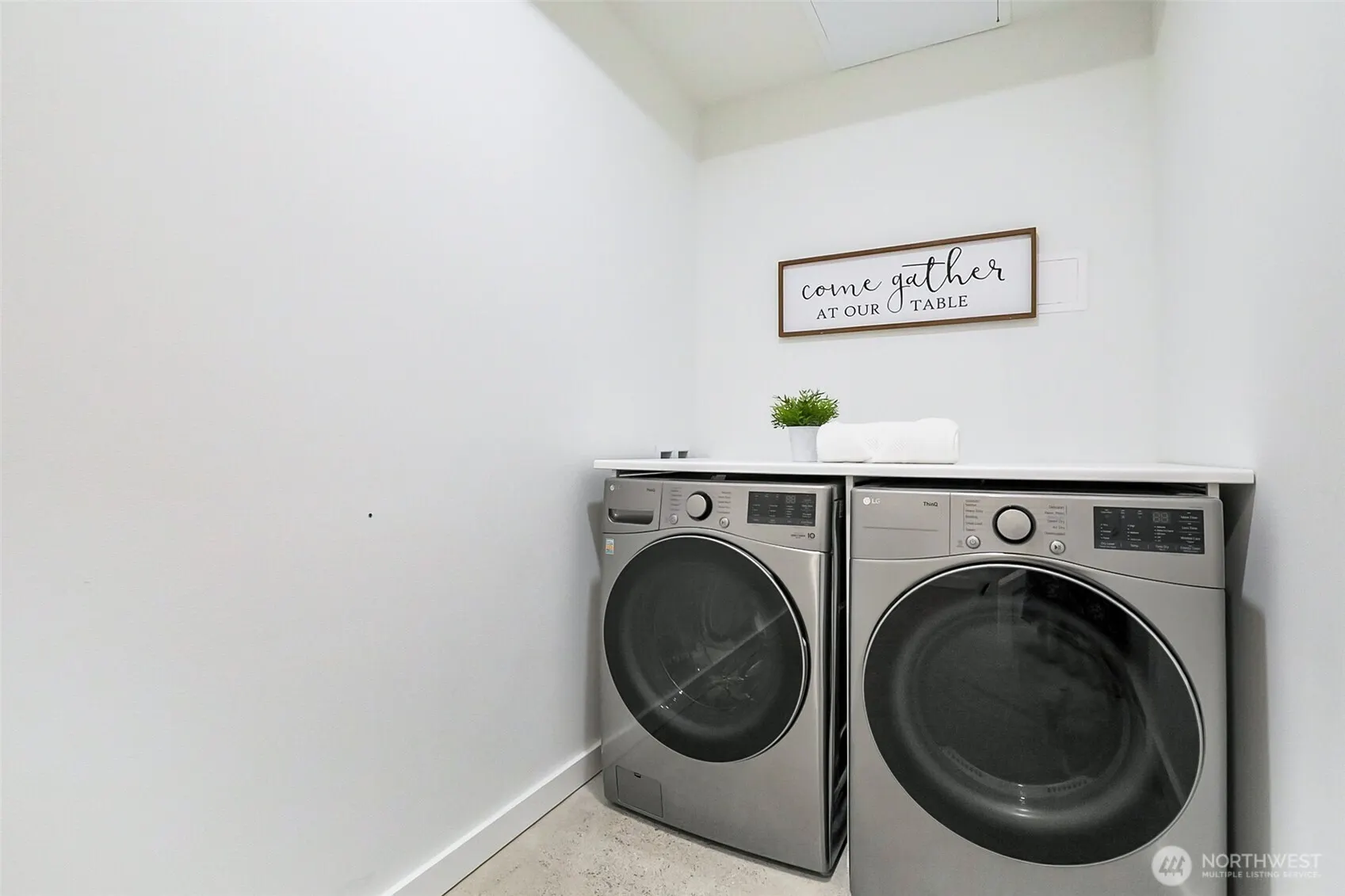 6562 Ravenna Avenue NE, Seattle, WA 98115