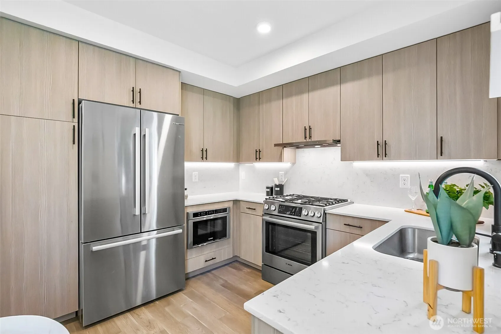6562 Ravenna Avenue NE, Seattle, WA 98115