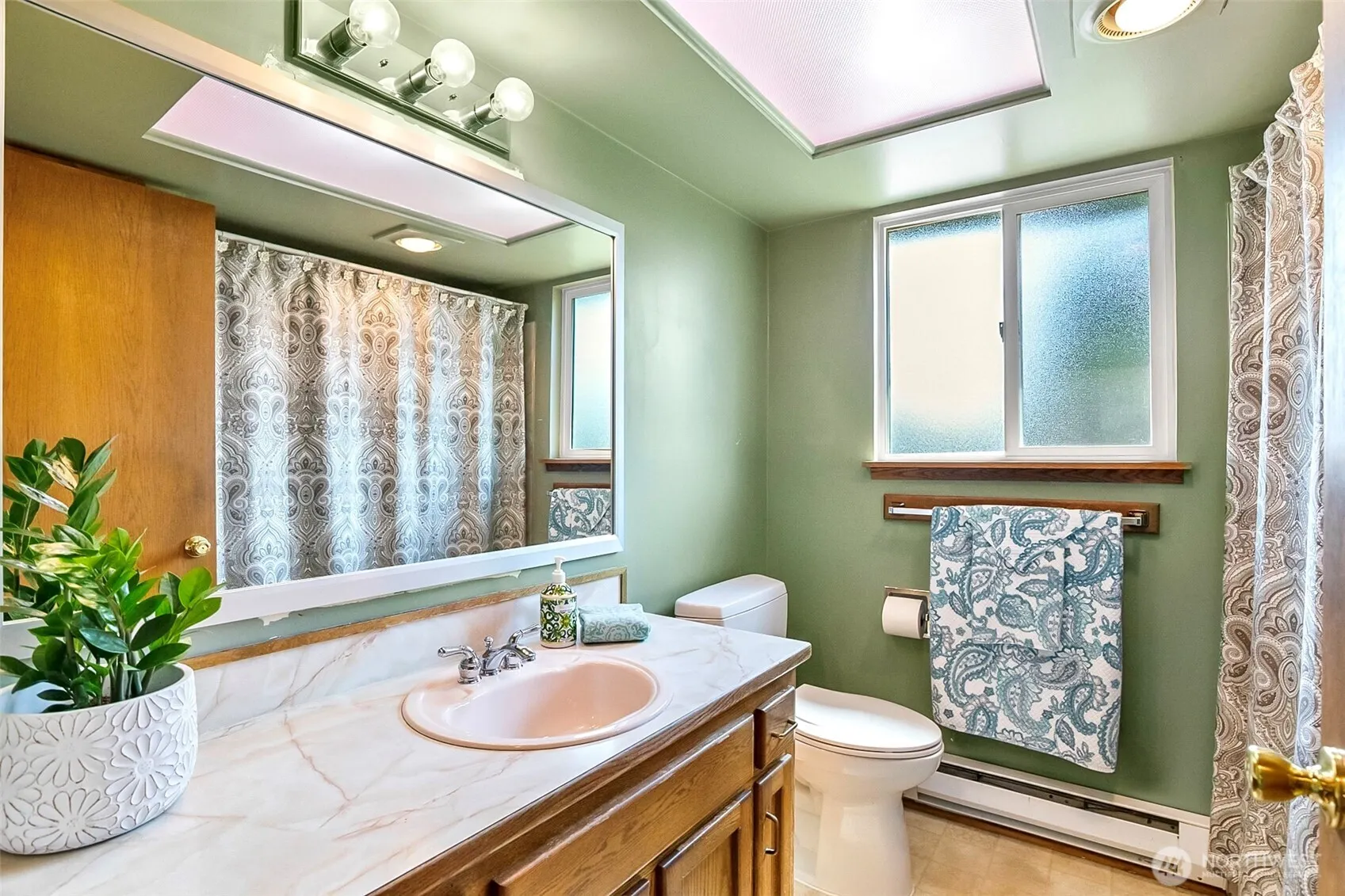 2104 201st Place SW, Lynnwood, WA 98036