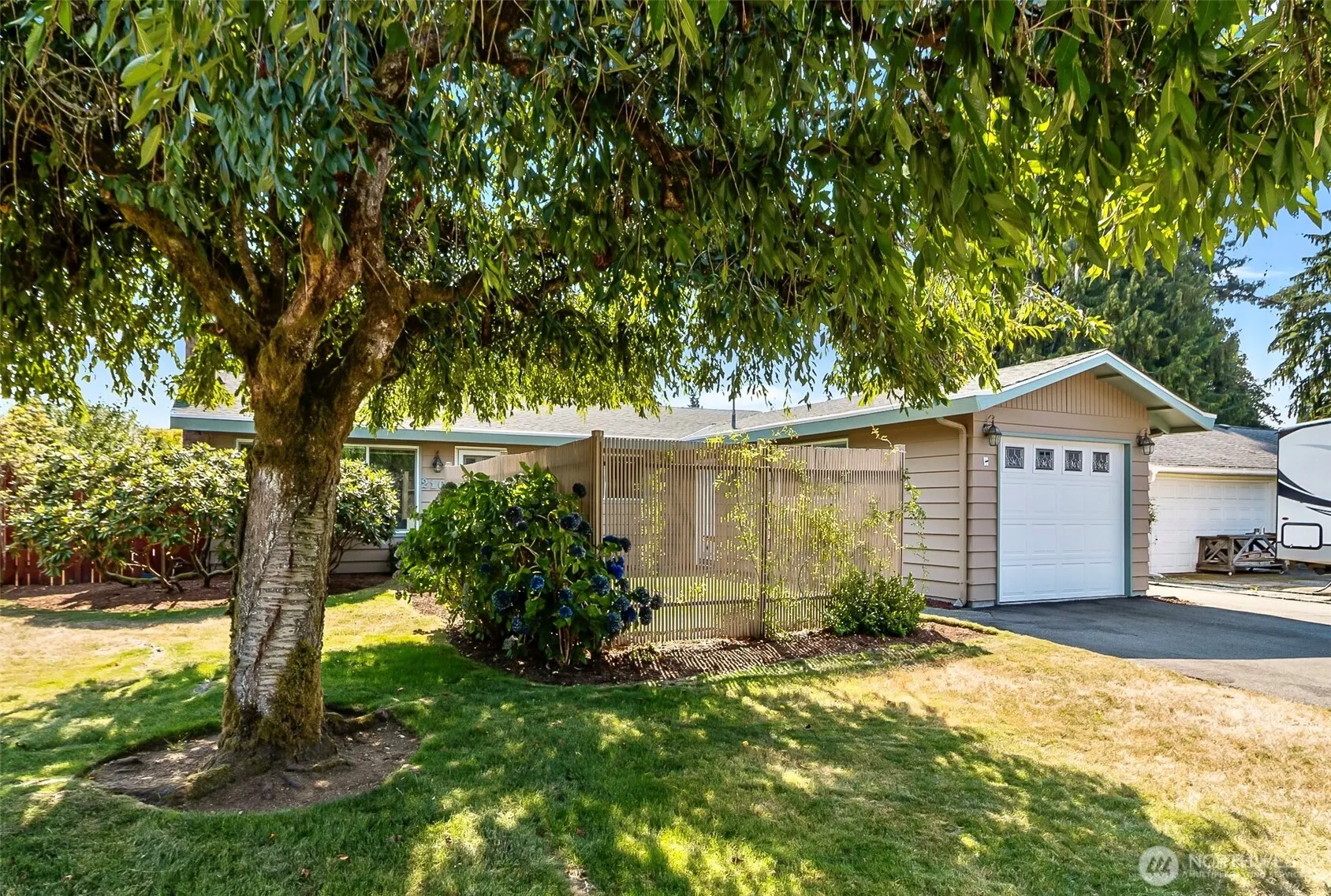 2104 201st Place SW, Lynnwood, WA 98036