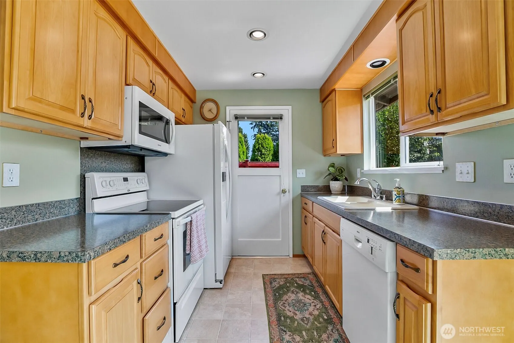 2104 201st Place SW, Lynnwood, WA 98036