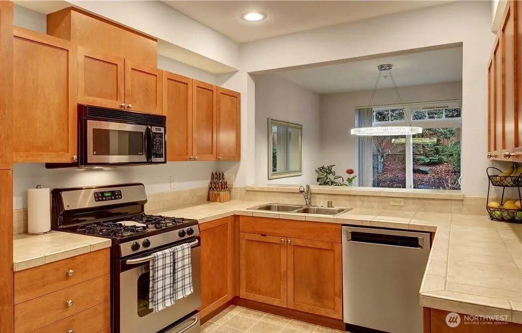 18502 W 36th Avenue #D, Lynnwood, WA 98037