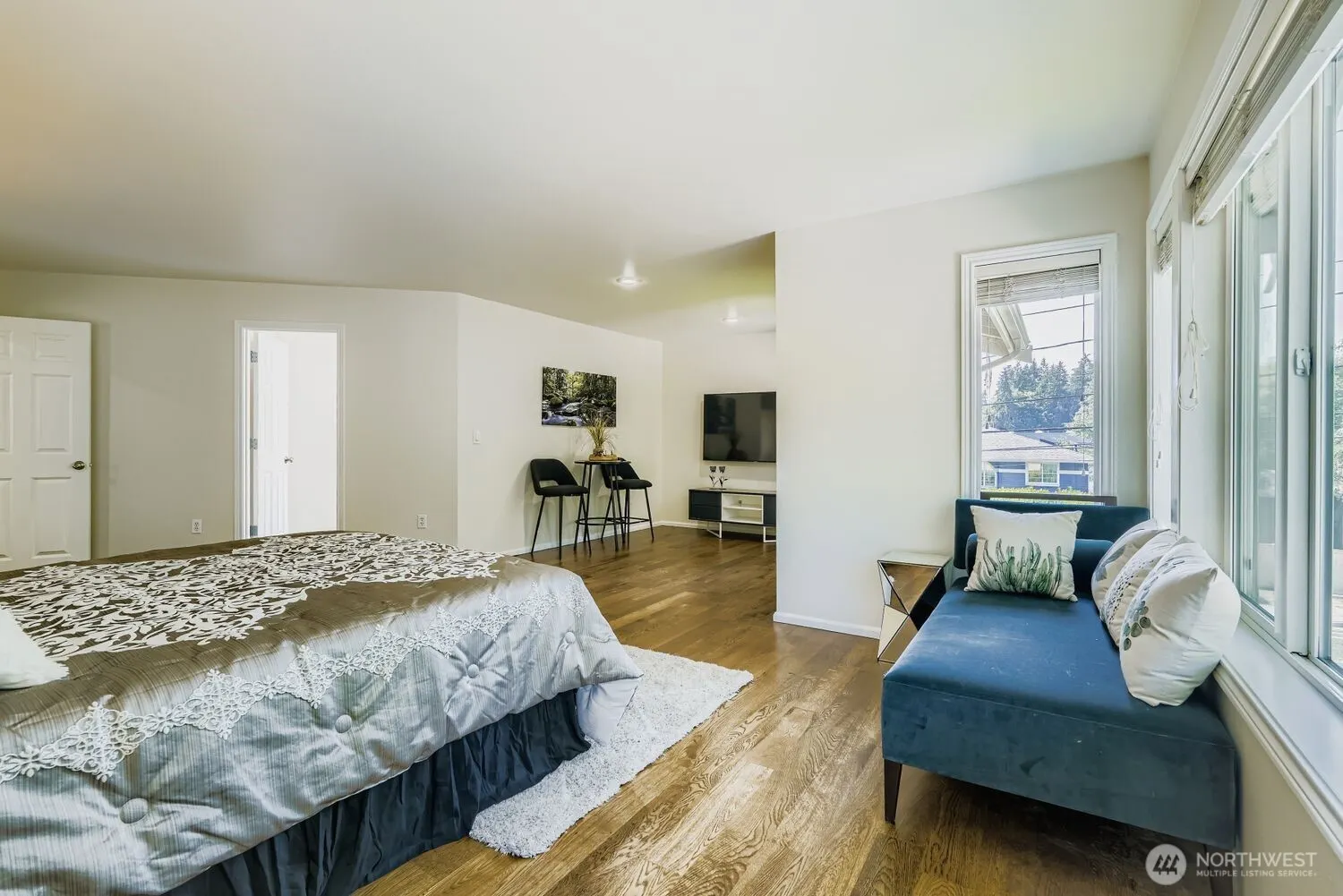 2312 108th Avenue SE, Bellevue, WA 98004