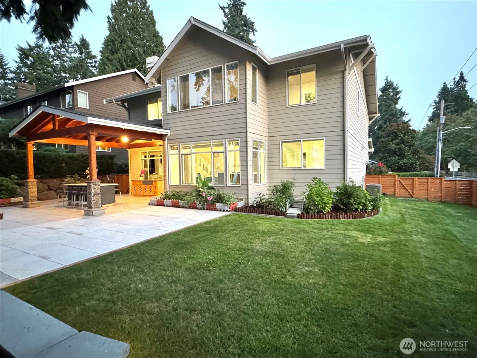 2312 108th Avenue SE, Bellevue, WA 98004