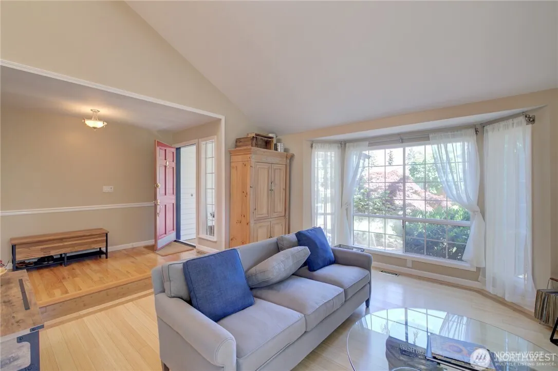 13201 NE 69th Way , Redmond, WA 98052