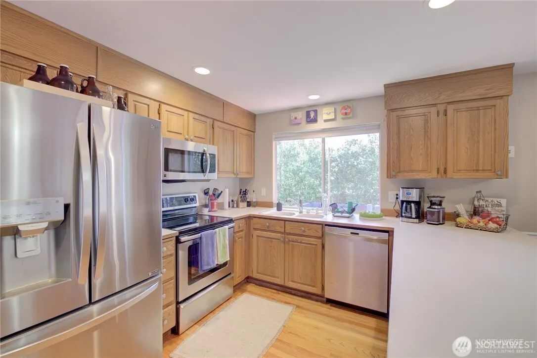 13201 NE 69th Way , Redmond, WA 98052