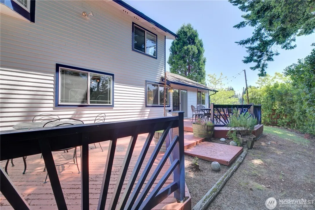 13201 NE 69th Way , Redmond, WA 98052