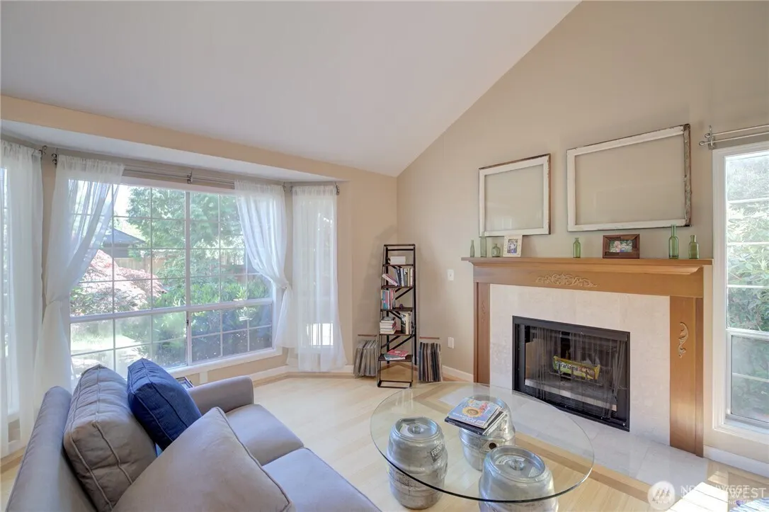 13201 NE 69th Way , Redmond, WA 98052