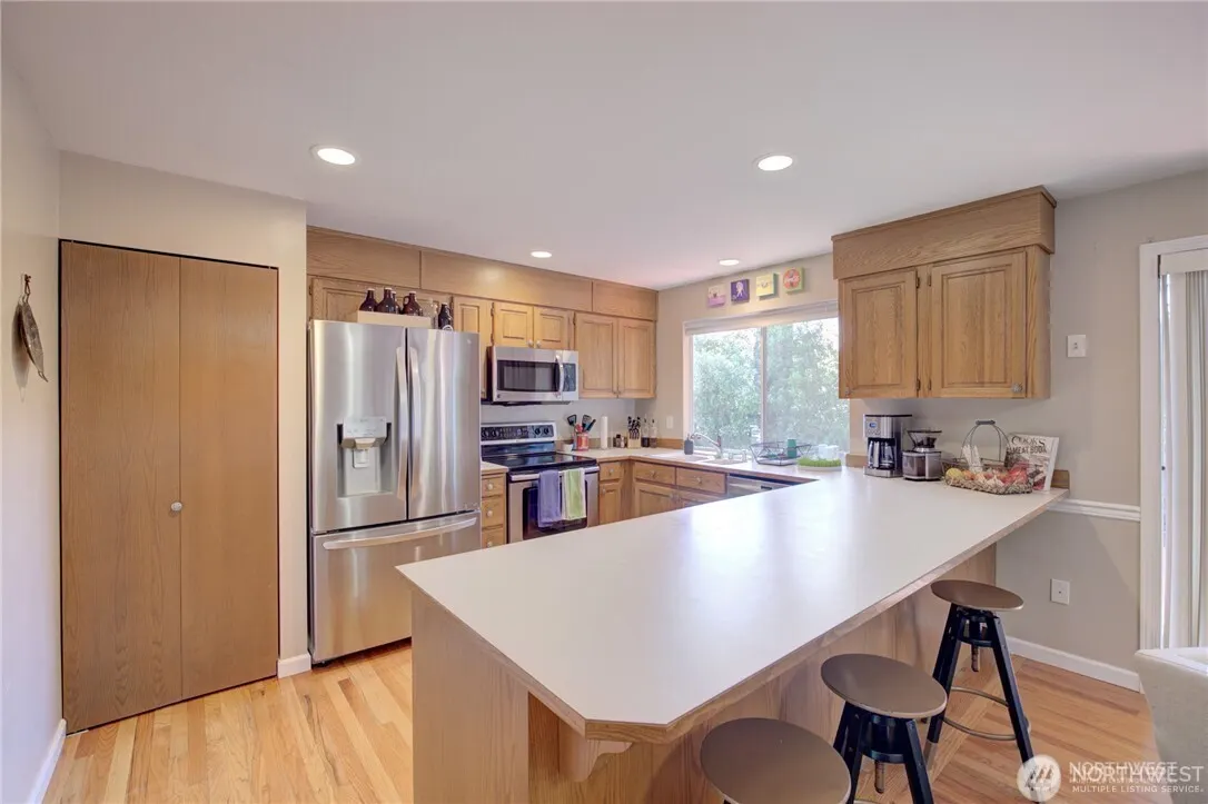 13201 NE 69th Way , Redmond, WA 98052