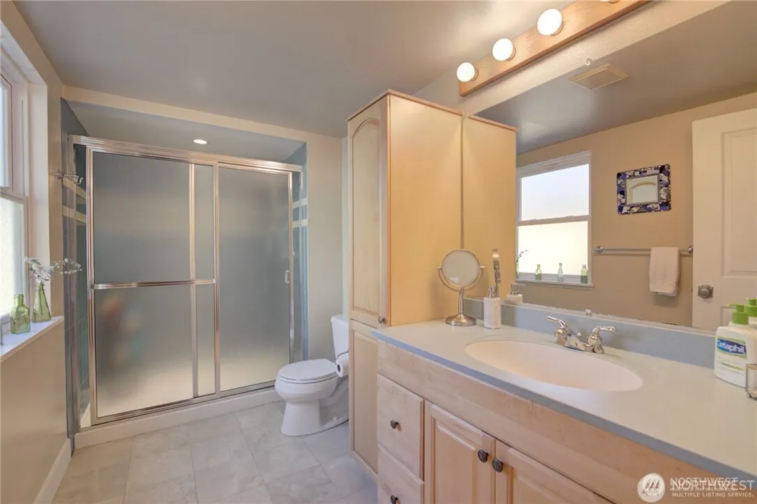 13201 NE 69th Way , Redmond, WA 98052