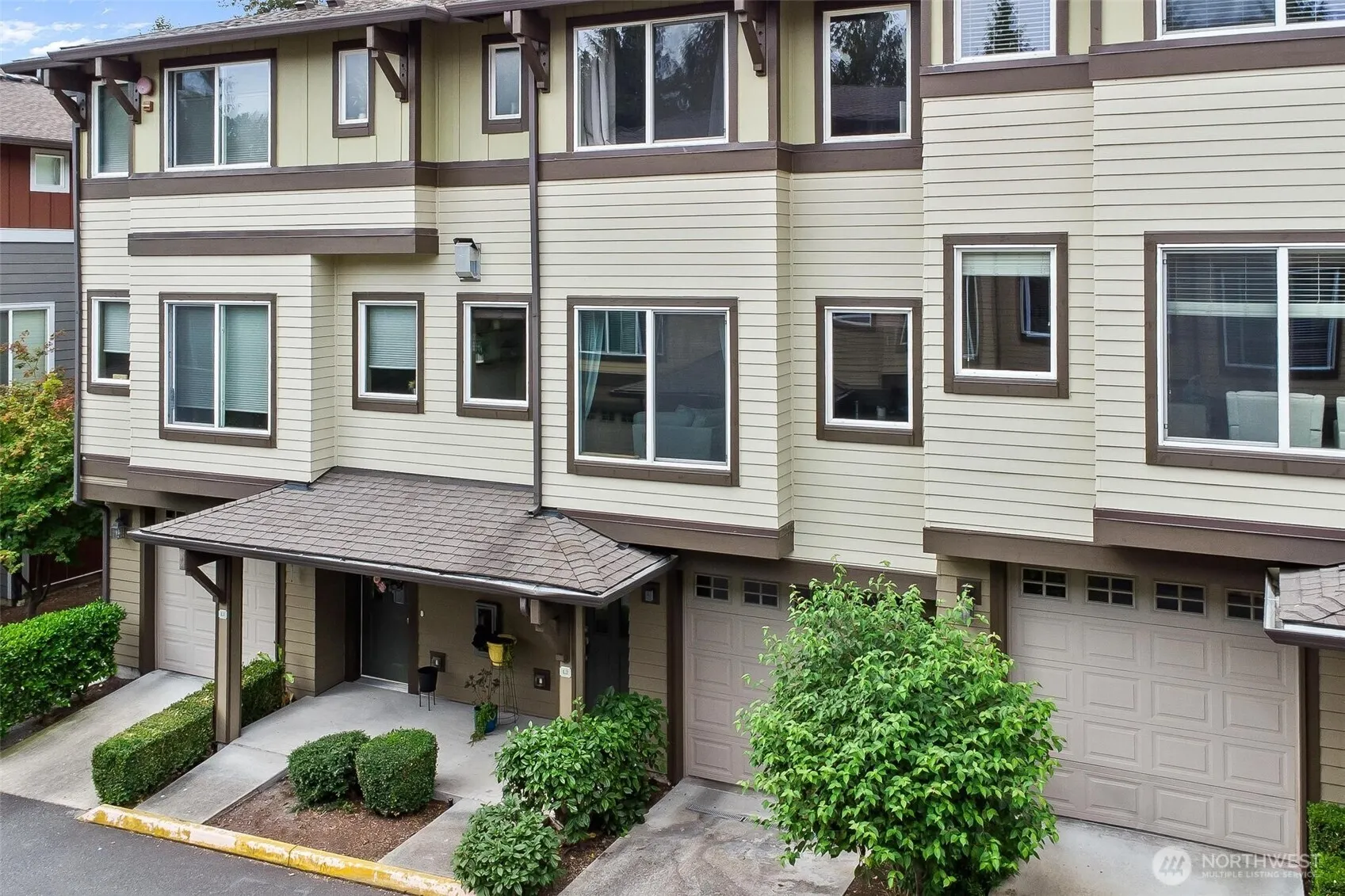 2115 201st Place SE #L2, Bothell, WA 98012-8565