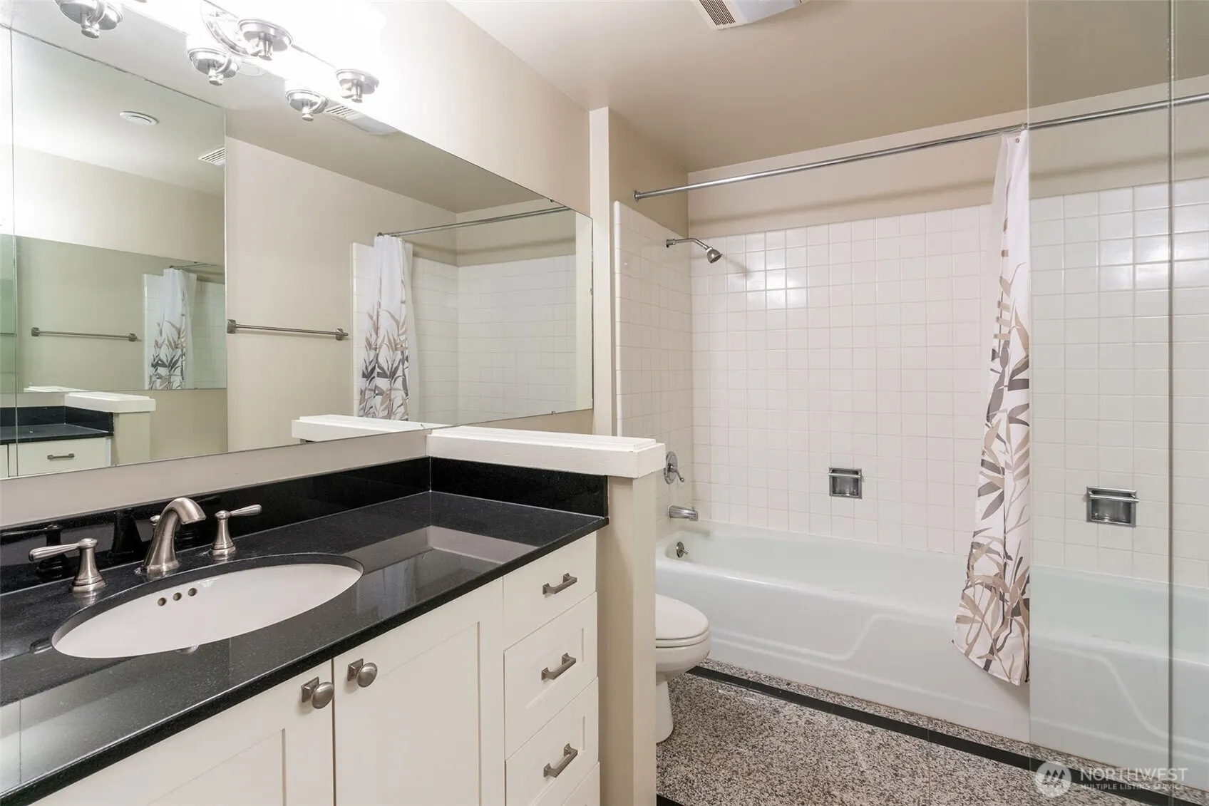 1119 1st Avenue #206, Seattle, WA 98101