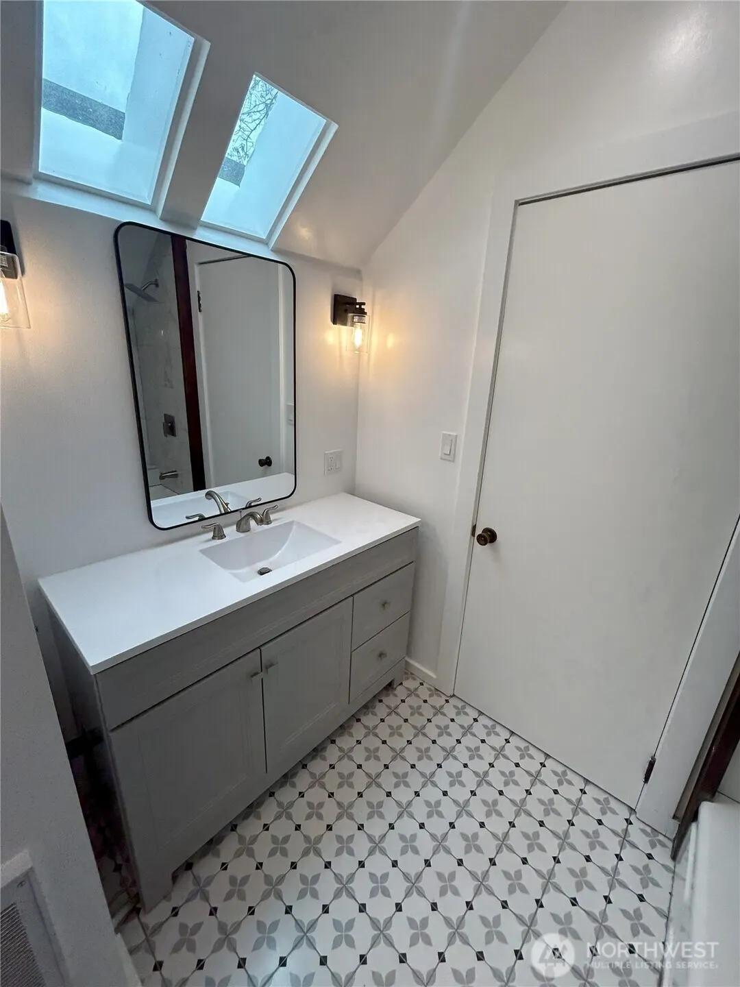417 Minor Avenue N, Seattle, WA 98109