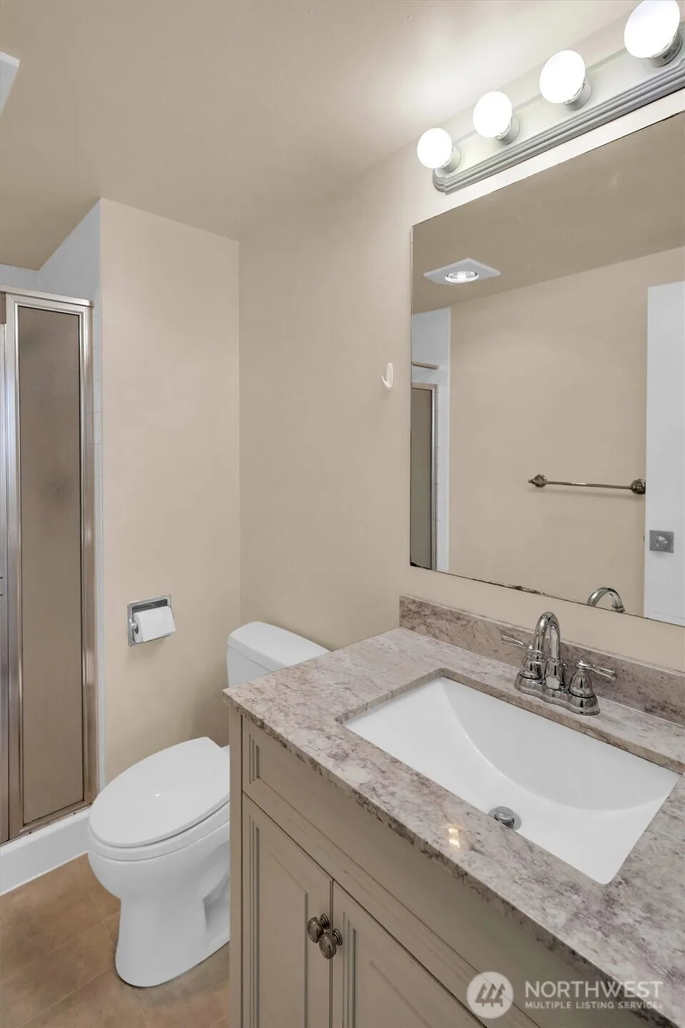 4540 8th Avenue NE #2302, Seattle, WA 98105