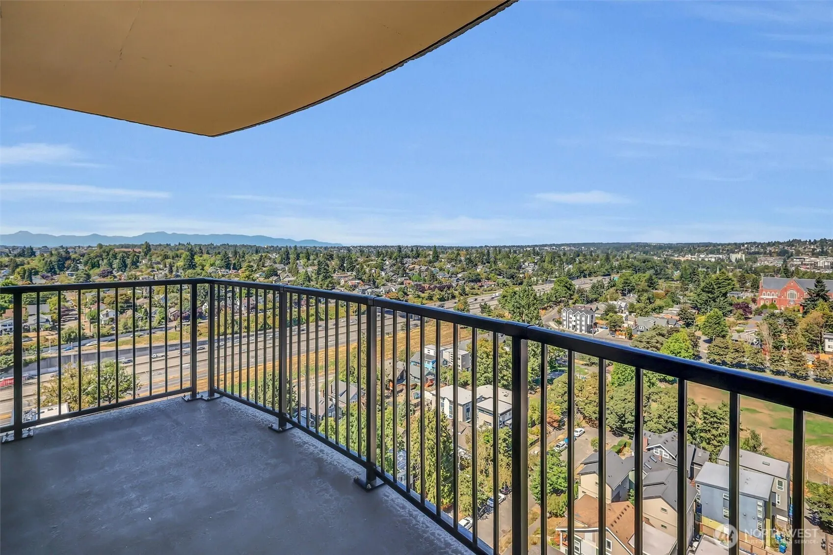 4540 8th Avenue NE #2302, Seattle, WA 98105
