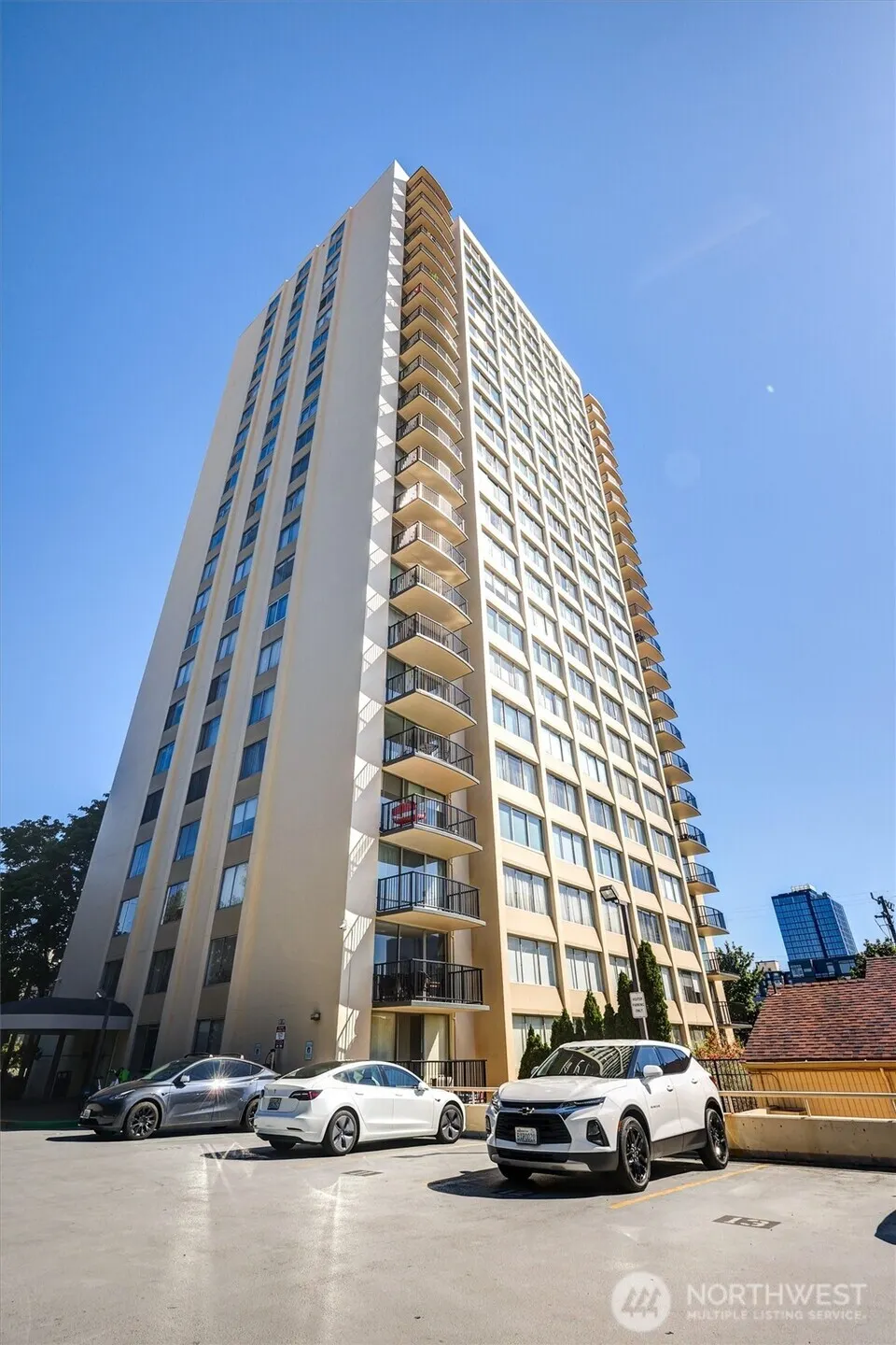 4540 8th Avenue NE #2302, Seattle, WA 98105