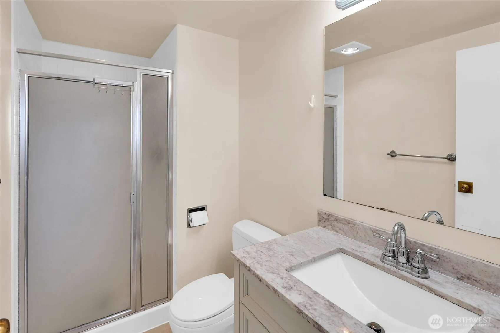 4540 8th Avenue NE #2302, Seattle, WA 98105